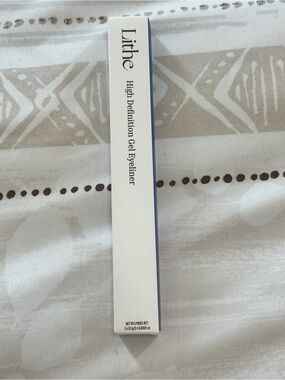 Lithe High Definition Gel Eyeliner - Blueprint and Galaxy.